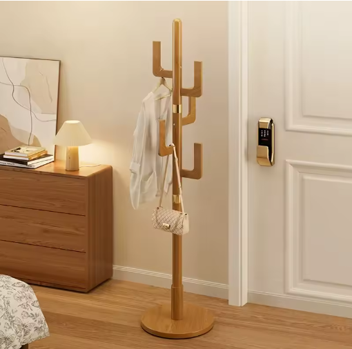 Porte-manteau cactus sur effet bois au design naturel
