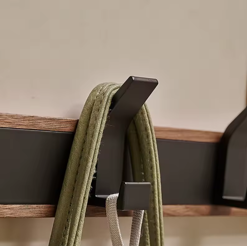 Porte-manteau mural en bois