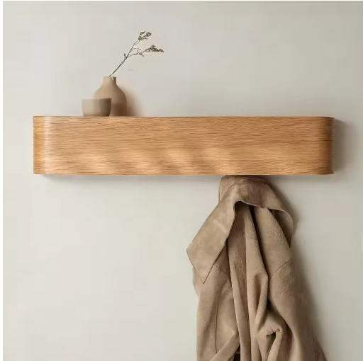 Porte-manteau mural en bois de pin au design minimaliste